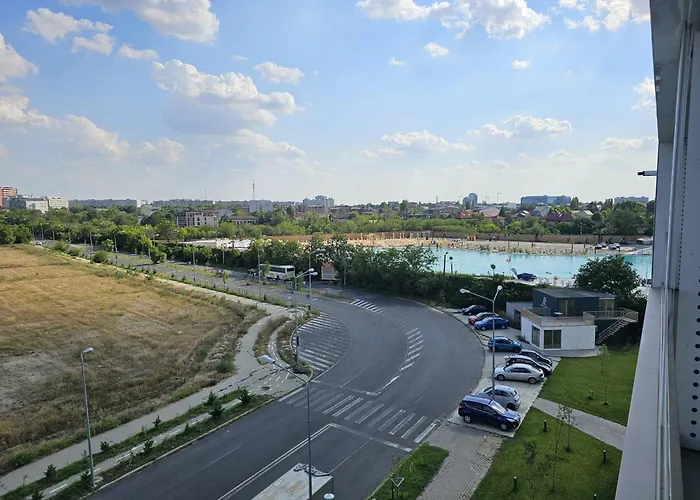 Lagoon Park Apartments With Beach View