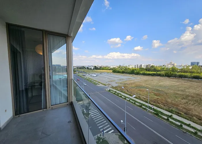 Lagoon Park Apartments With Beach View
