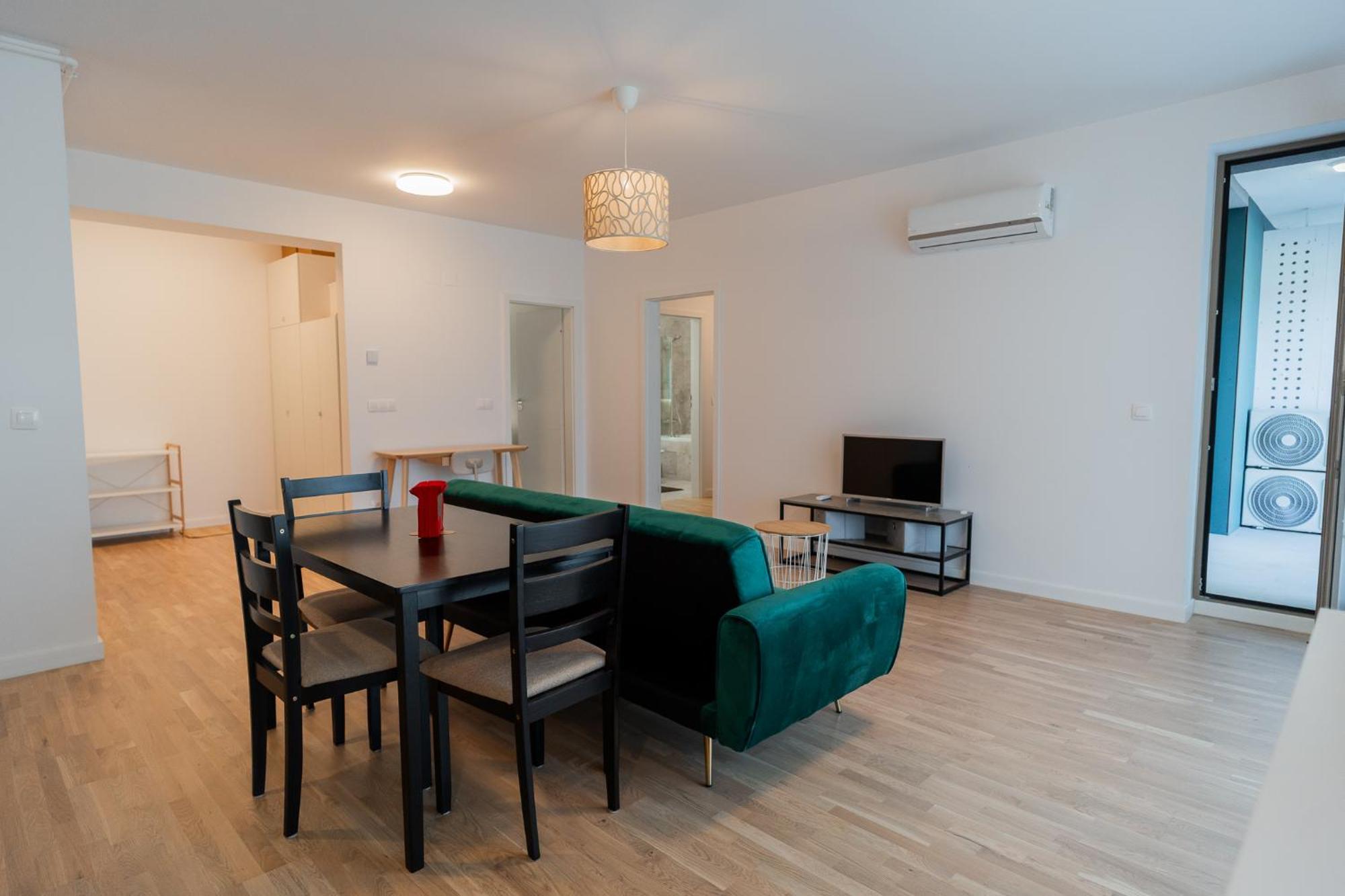 Lagoon Park With View Apartment