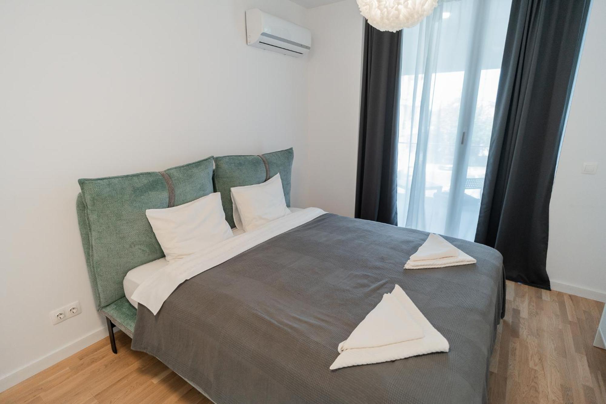 Lagoon Park With View Apartment *